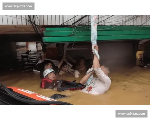 队长别哭！洪水中的生命守护者与雪域高原的护心天使